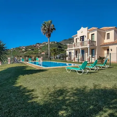 Dos Amores Villa *